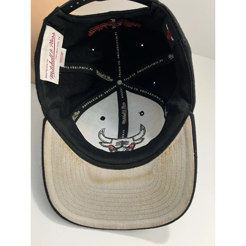 Mitchell & Ness Bulls Cap Hat Nostalgia Co. Philadelphia PA Black Multi-Color
